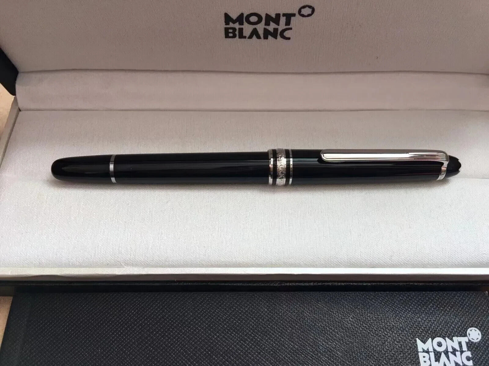 Montblanc Meisterstuck 163 Black and PLATINUM Rollerball Pen Germany