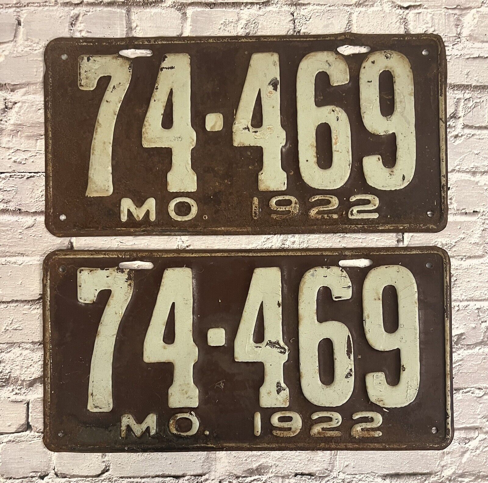 1922 Missouri License Plate Pair 74-469
