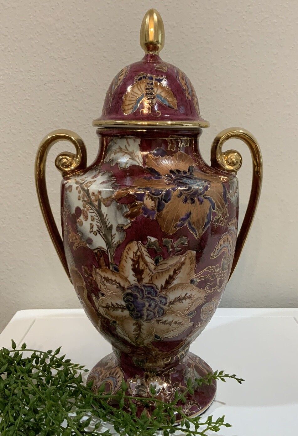 Vtg Toyo Trading Co Floral Butterfly Wine Gold Cloisonné Urn Handles Lid Vase