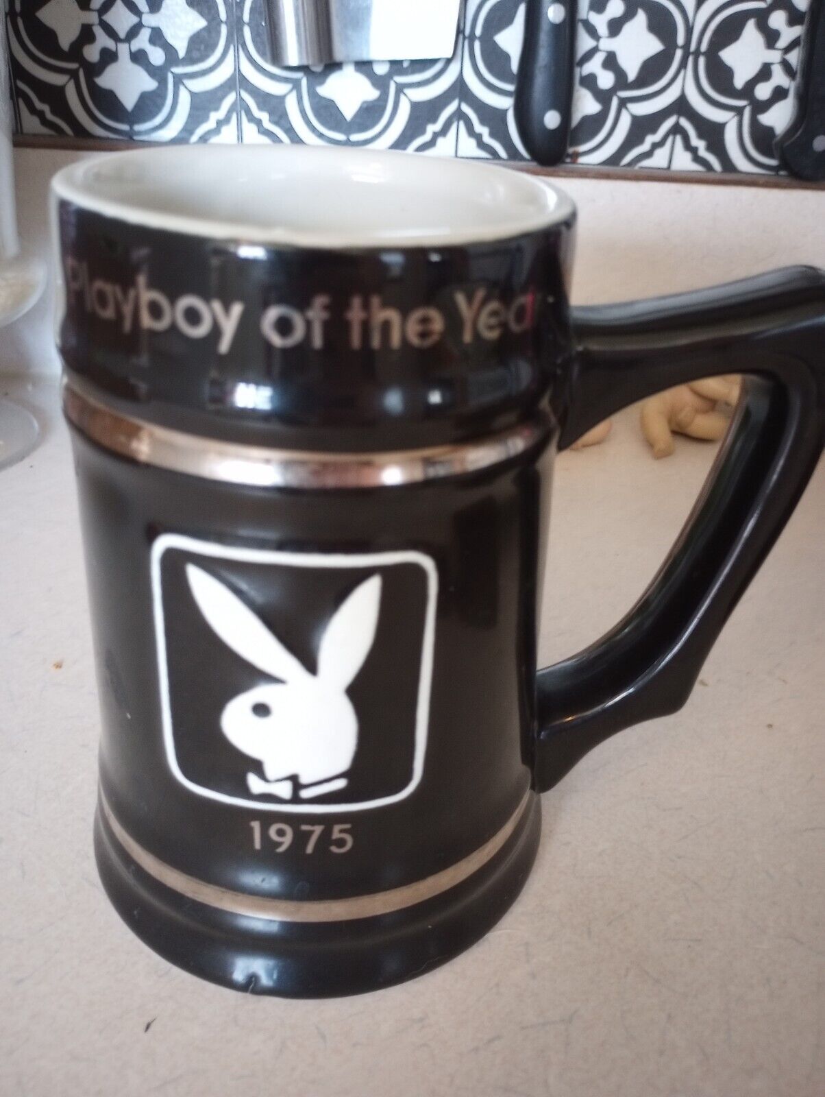 VINTAGE PLAYBOY PLAYBOY OF THE YEAR 1975 MUG Cup RARE COLLECTIBLE DRINKWARE