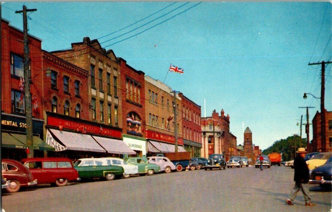 1950\'S. STREET SCENE. CHARLOTTETOWN, P.E.I.  POSTCARD EP14
