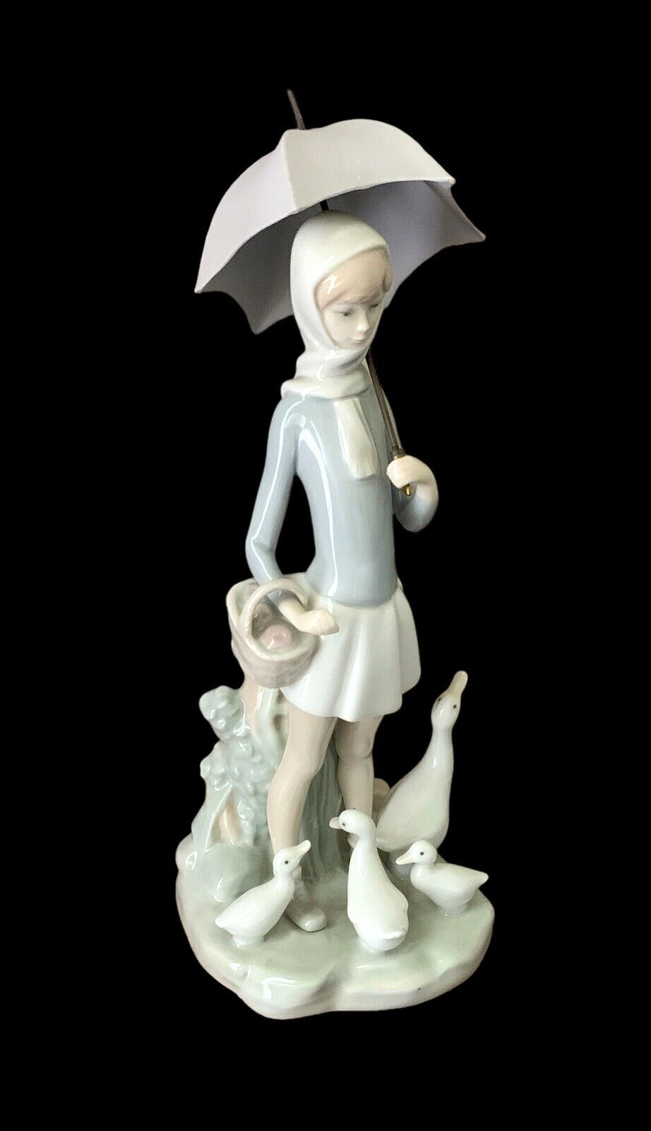 Retired LLadro Spain Figurine # 4510 GIRL WITH UMBRELLA & Ducks Glossy