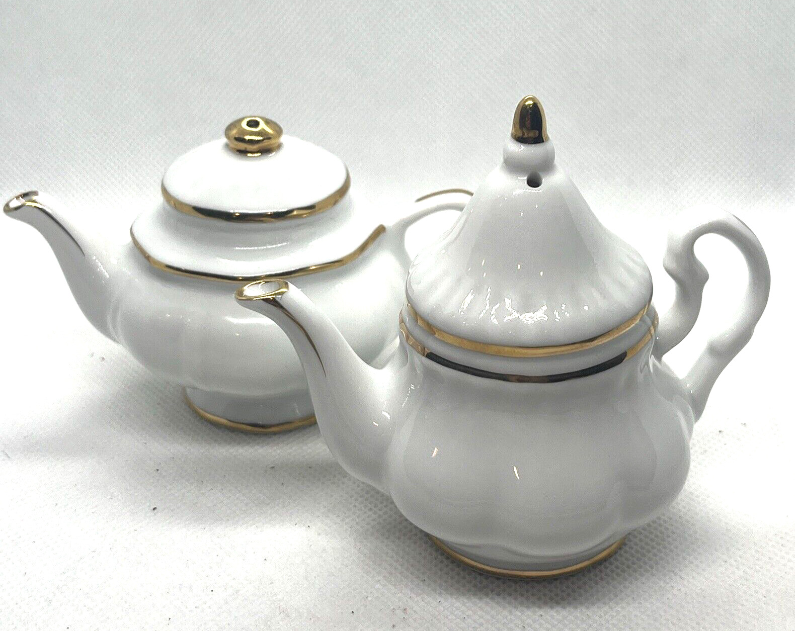 Vintage White Gold Porcelain Teapot Coffeepot Salt & Pepper Shakers