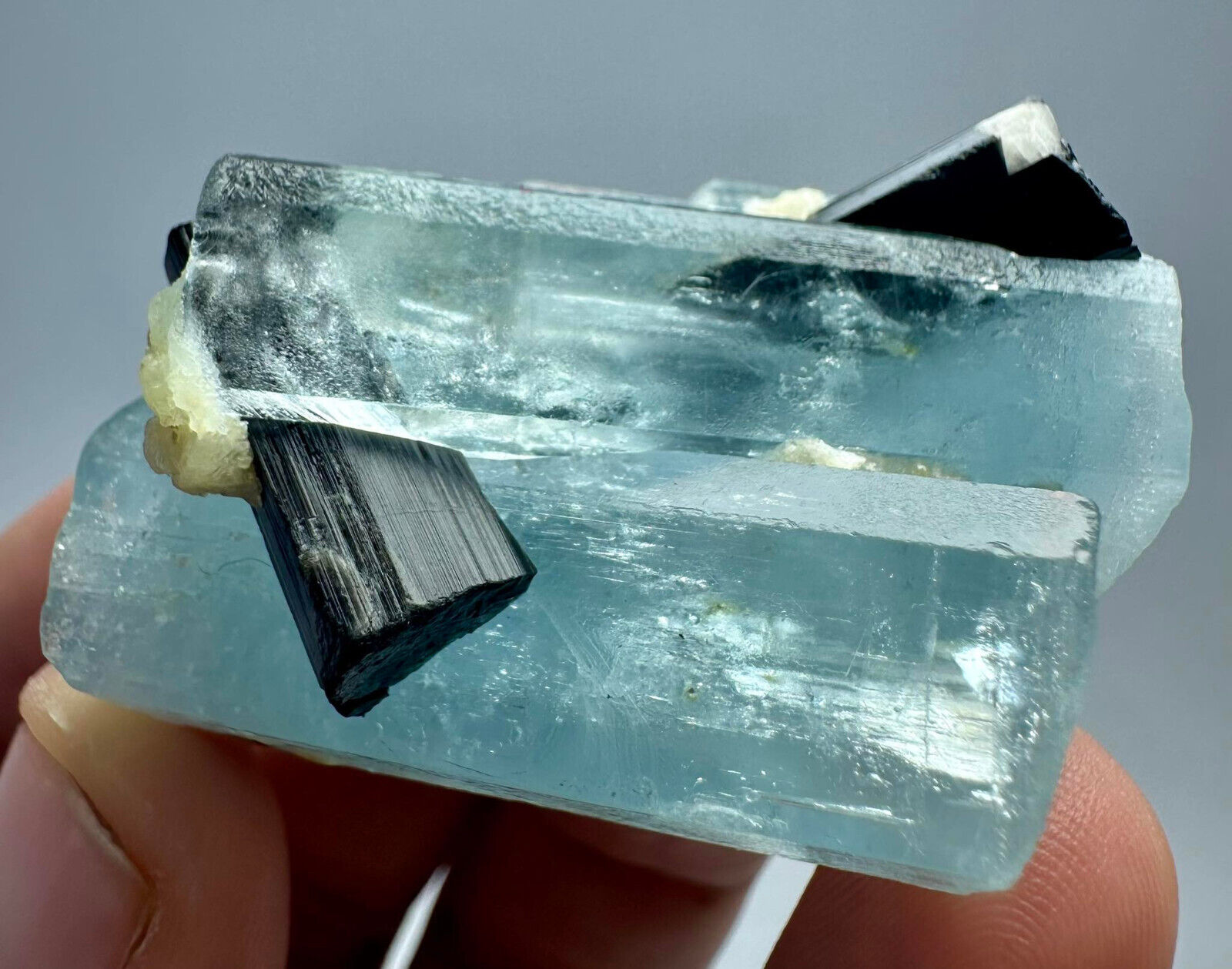 192 CT Unusual Blue Aquamarine Twin Crystals ,Tourmaline From Skardu Pakistan