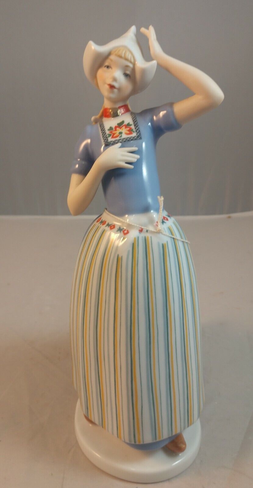 GOEBEL Antje Porcelain Figurine - Dutch Girl