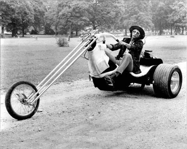 Nashville 1975 Jeff Goldblum rides his funky motorcycle 8x10 inch photo