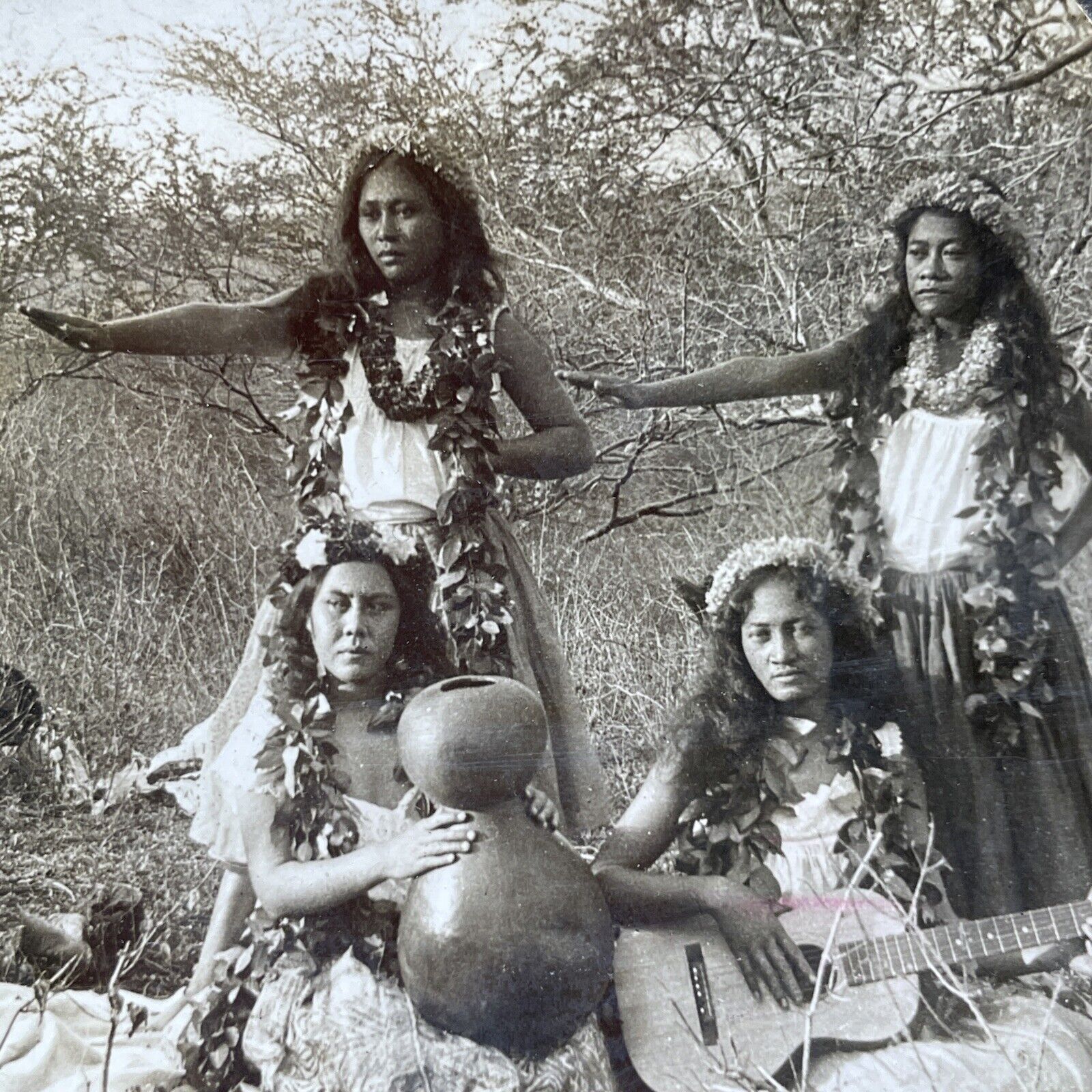 Antique 1910s Traditional Hawaiian Women Honolulu Stereoview Photo Card P2754