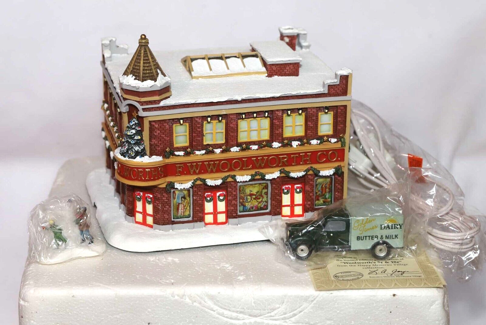 HAWTHORNE  WOOLWORTH\'S HAPPY MEMORIES VILLAGE COLLECTION 78726