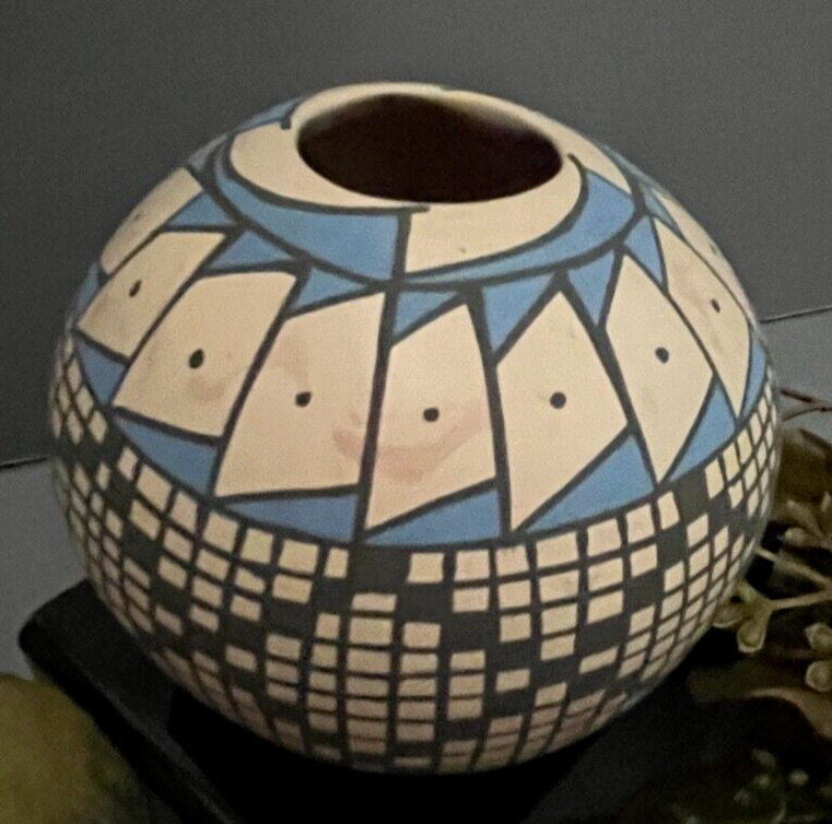 Mata Ortiz Pottery Abigail Mari Mixed Clay Handmade Mexican Paquime Geometric