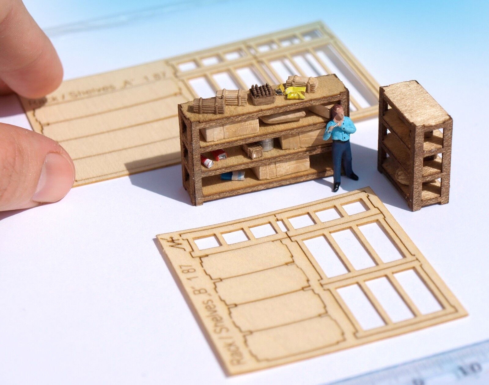 Miniature shelf shelves rack kit HO OO scale model railway diorama dollhouse :87