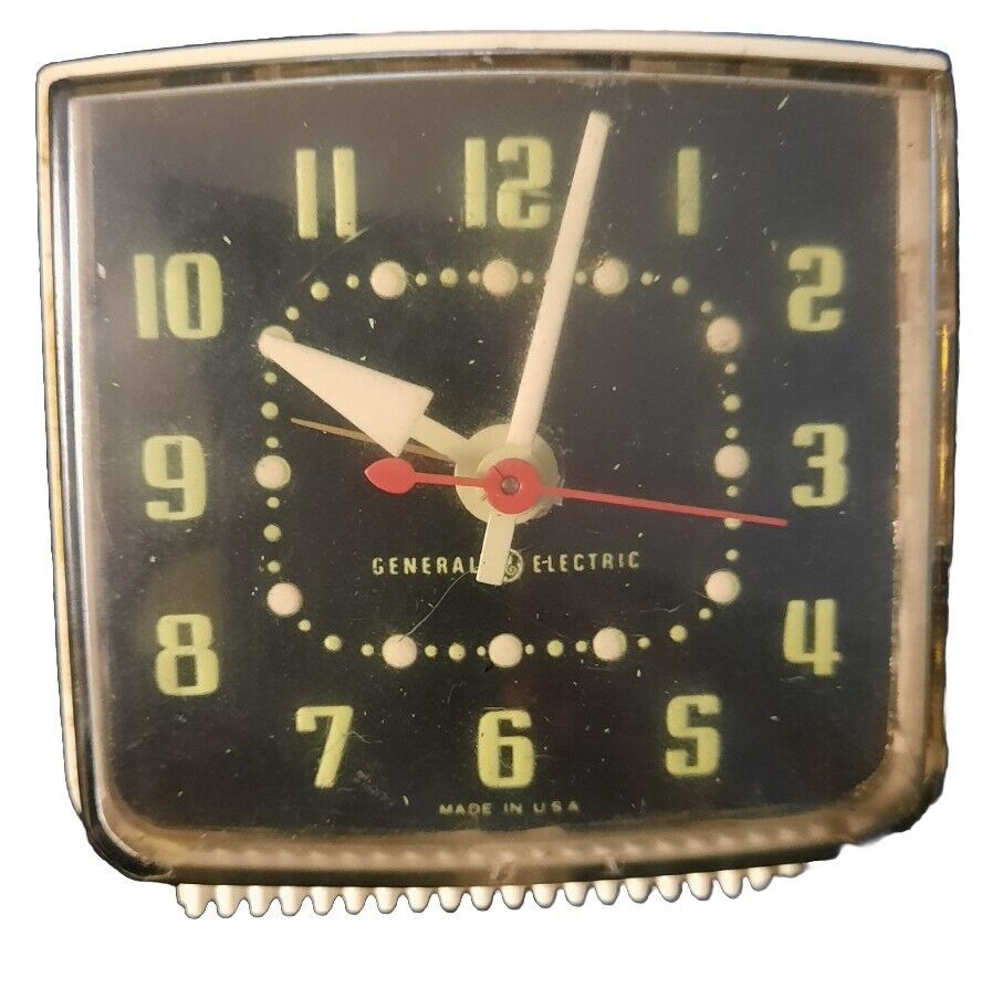 Vintage General Electric Alarm Clock 7HB223 Luminous Numbers