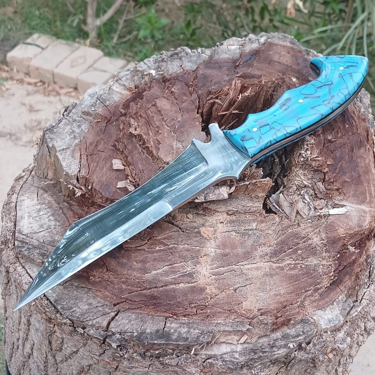 Rare Handmade High Polished D2 Steel Blade Beautiful Resin Handle Hunting Knife