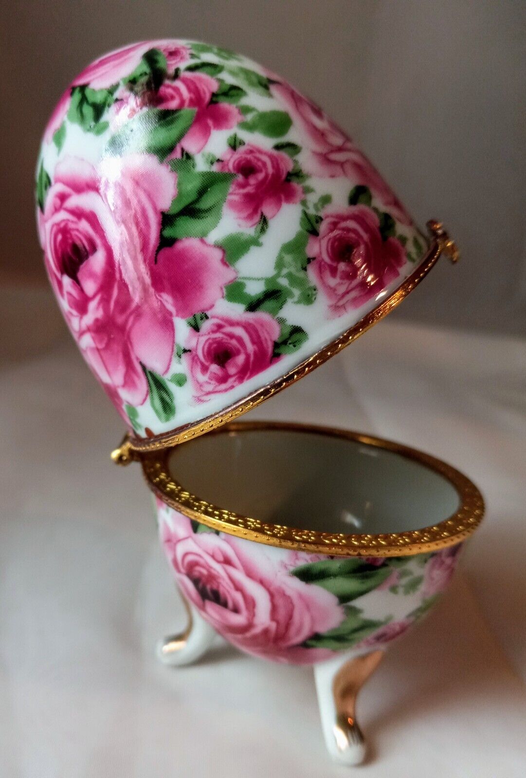 Vintage Porcelain Trinket Egg With Hinged Lid Opens Ring Box  Pink/Mauve Roses 