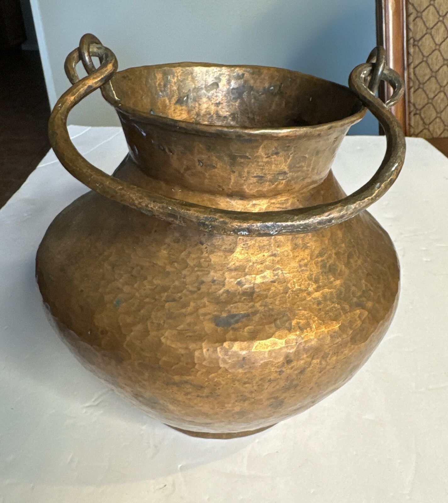 RARE PRIMITIVE HAMMERED COPPER POT with HANDLE 10 1/4” Tall