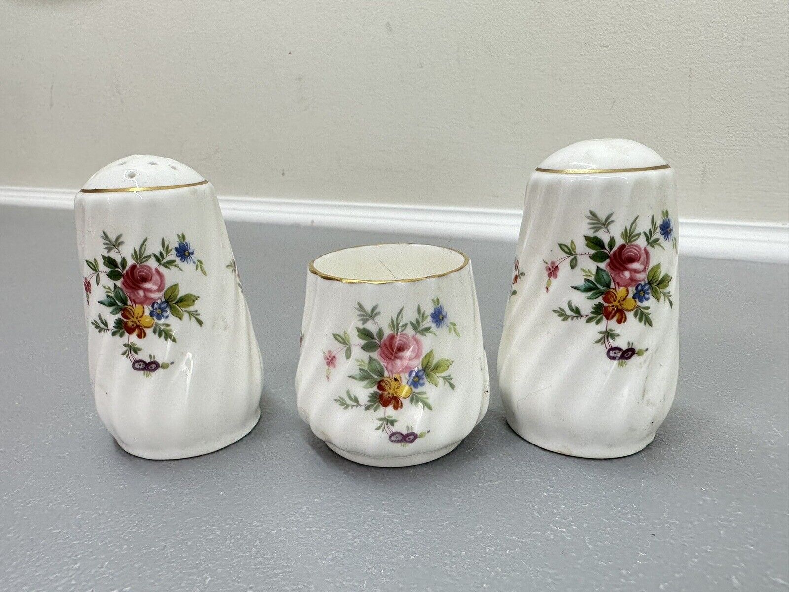 3 Pc Set Decor Minton Marlow Salt And Pepper Shakers & Cup Bone China England