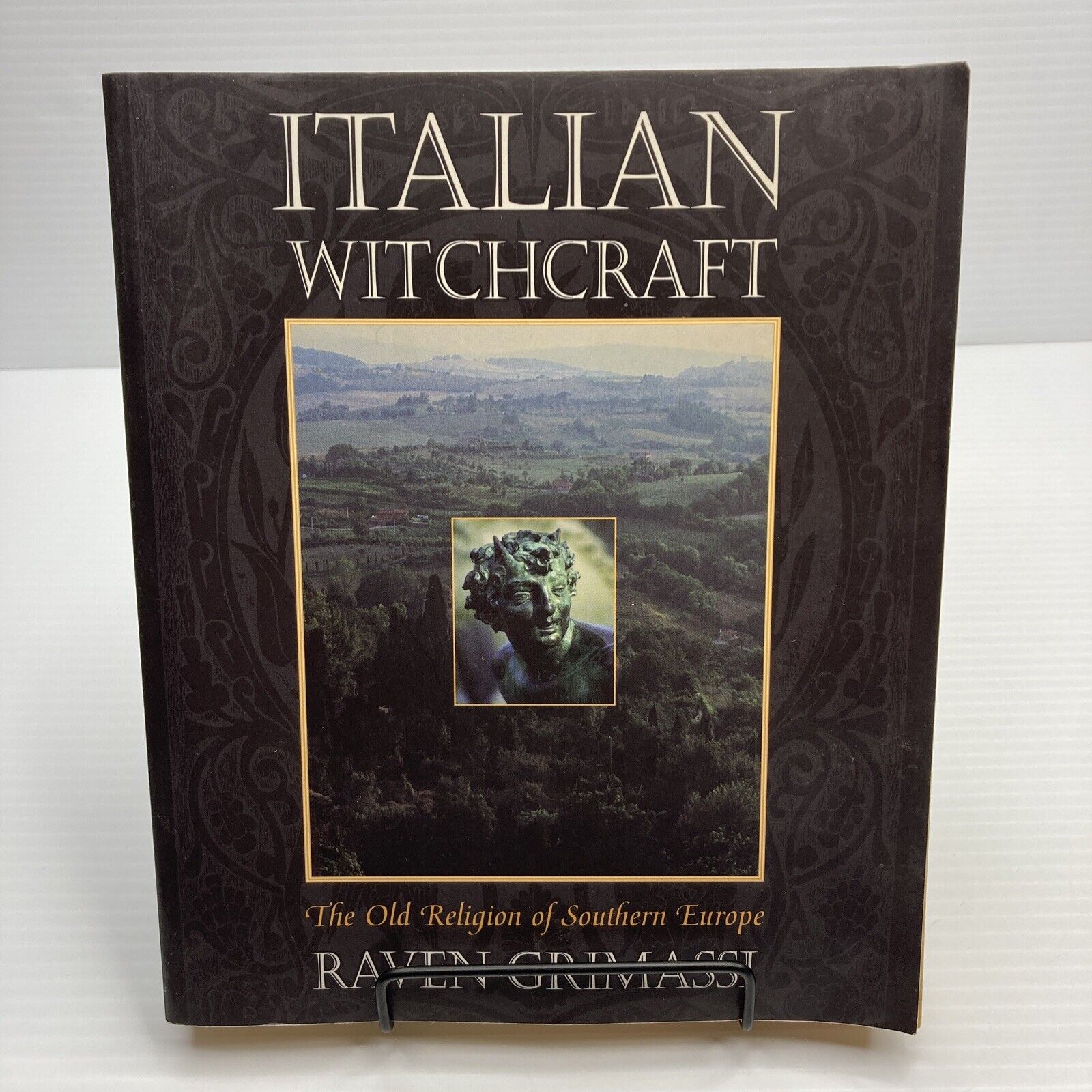Italian Witchcraft The Old Religion of Southern Europe Raven Grimassi 2000 PB