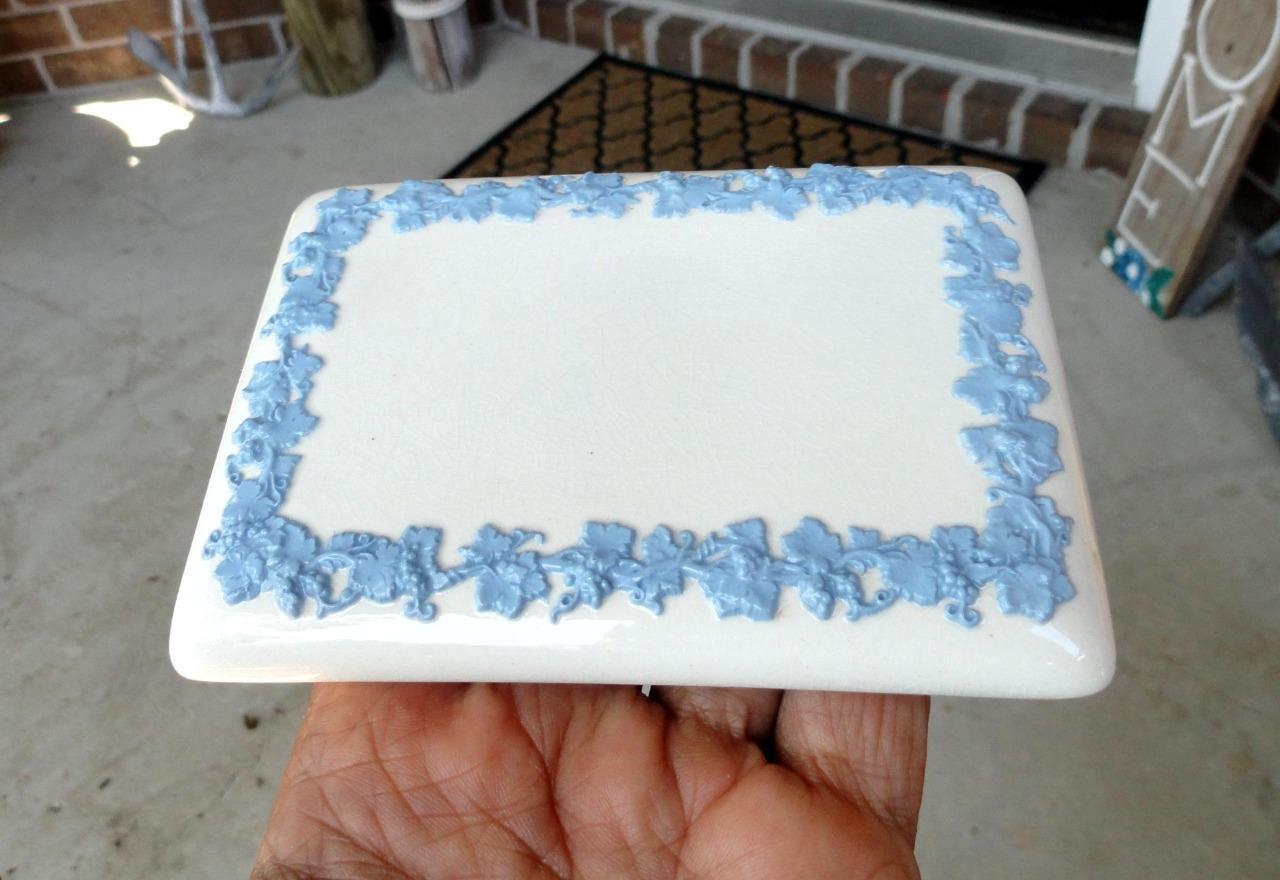 White WEDGWOOD QUEENSWARE Blue Grapevine Dish Trinket Box LID ONLY