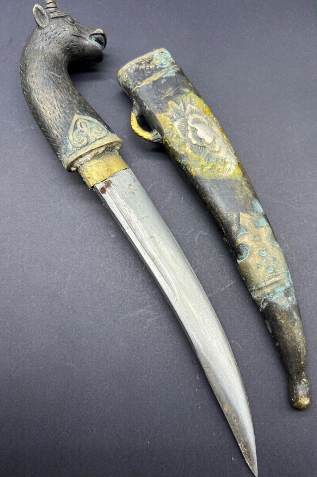 Antique Quality Old Hamylian Tibetan Era  Wild Animal Head On Top Authentic Knif
