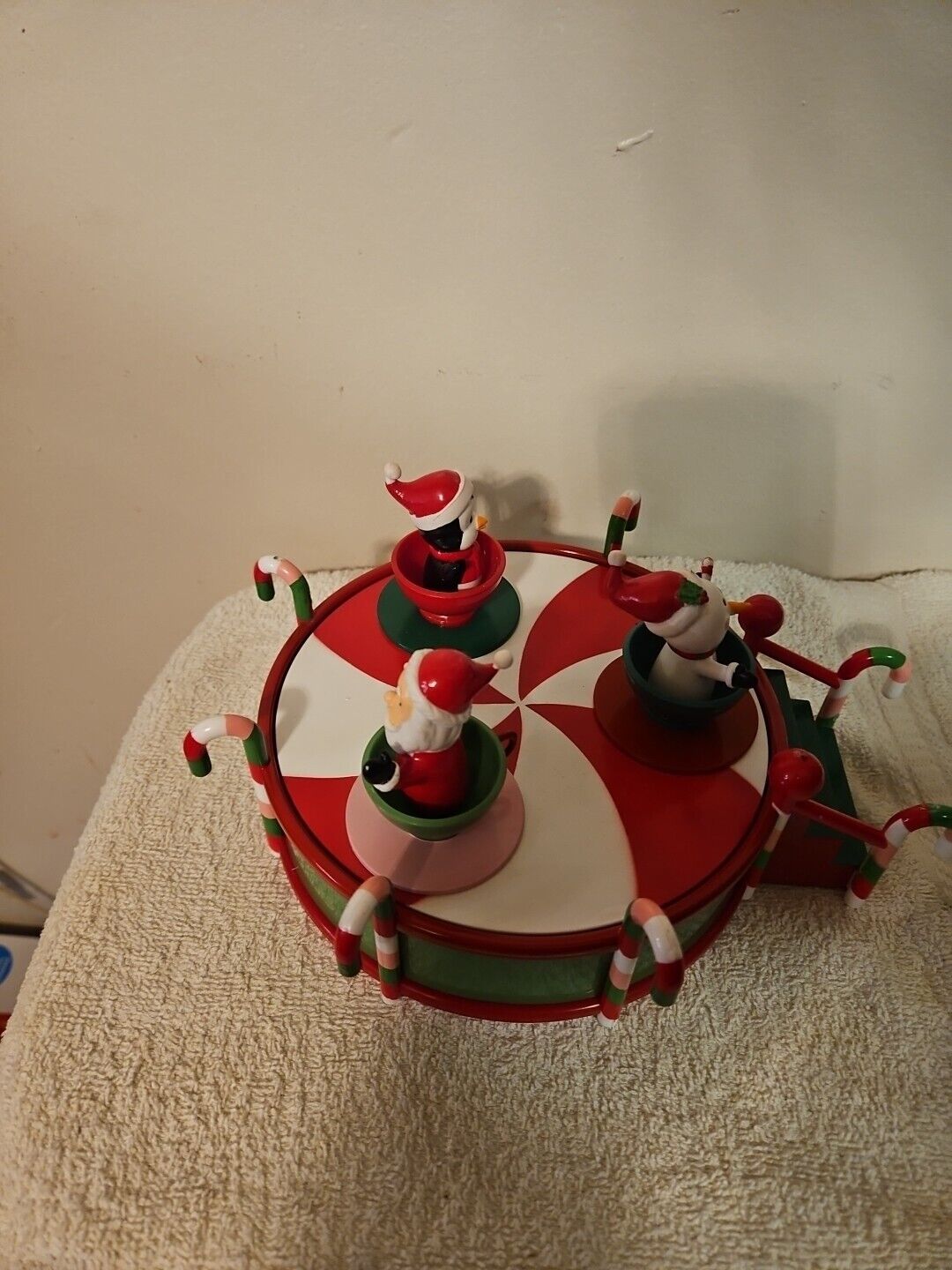 Vtg Gemmy Musical & Animated Christmas Santa in Teacups Ride 