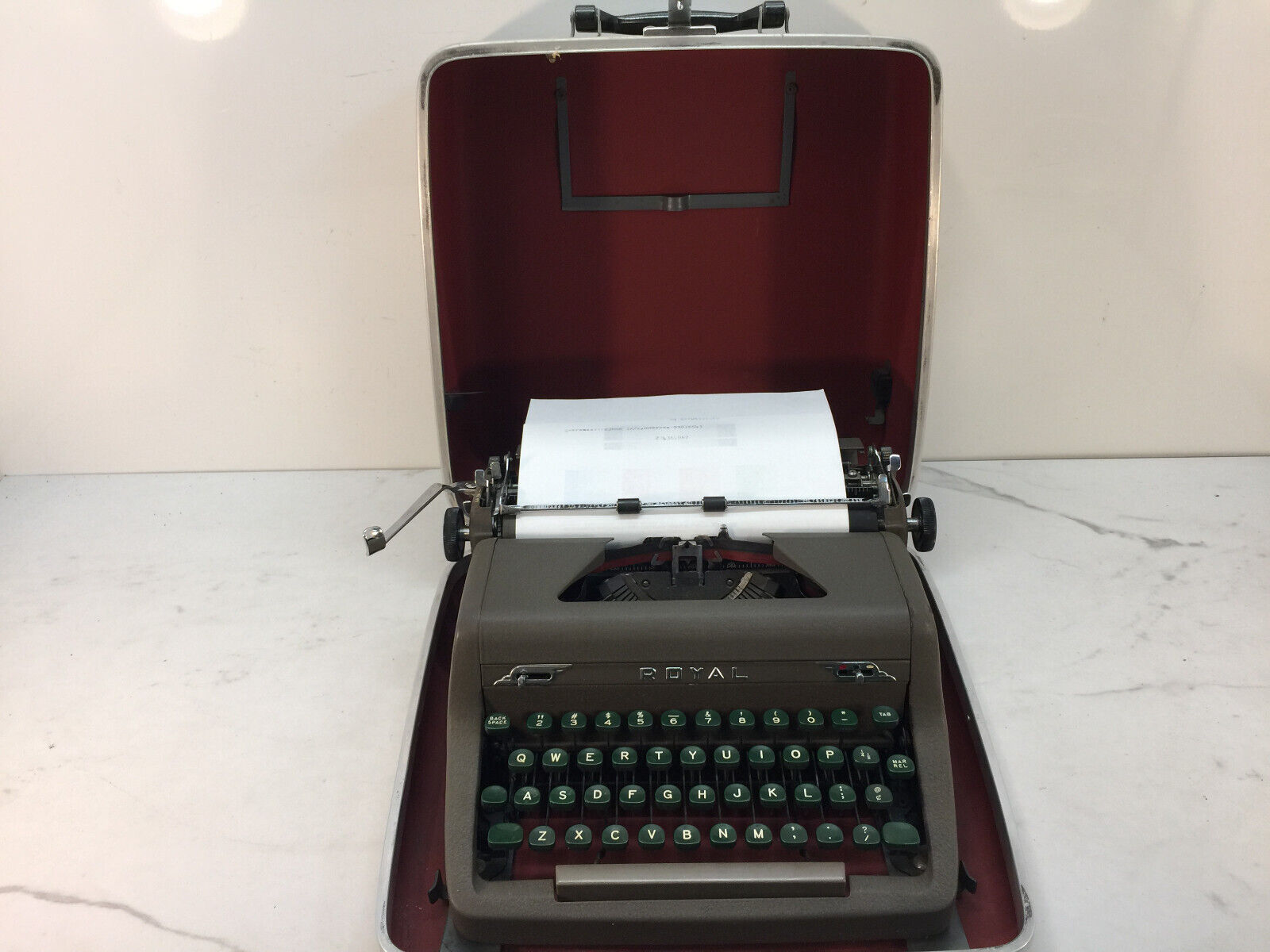 Vintage Royal Quiet De luxe Portable Typewriter with Case
