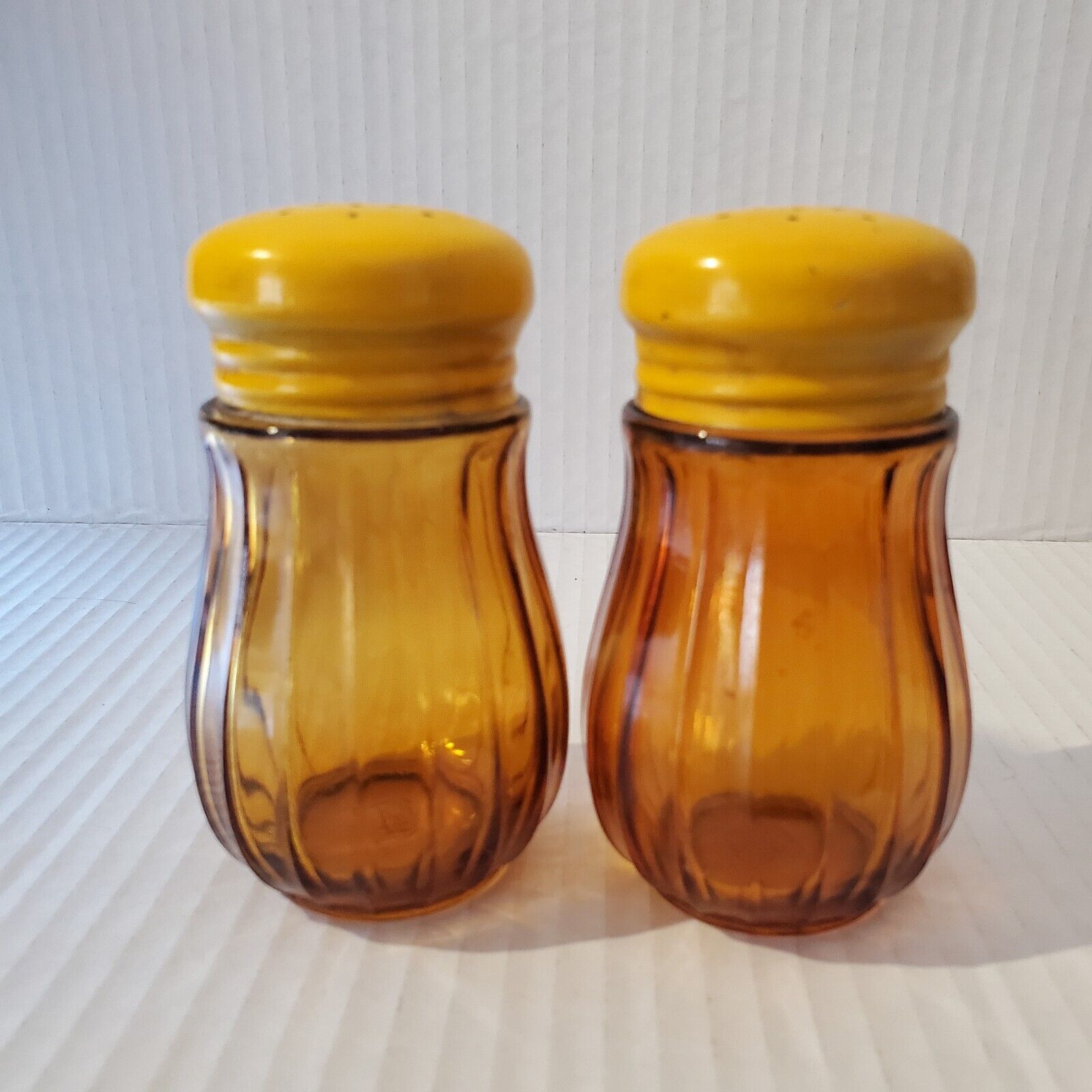 Vintage Takahashi Amber Glass Salt & Pepper Shakers Screw Lid 3.75\