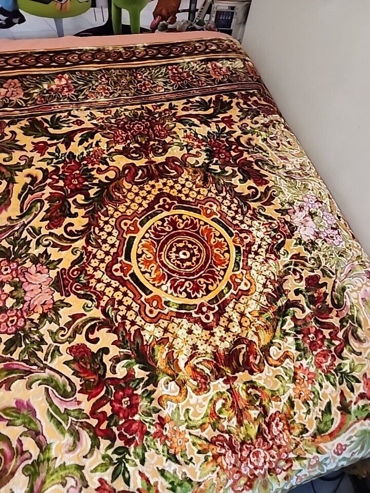 Vtg Italian Wedding Cut Velvet Bedspread  Tapestry 99