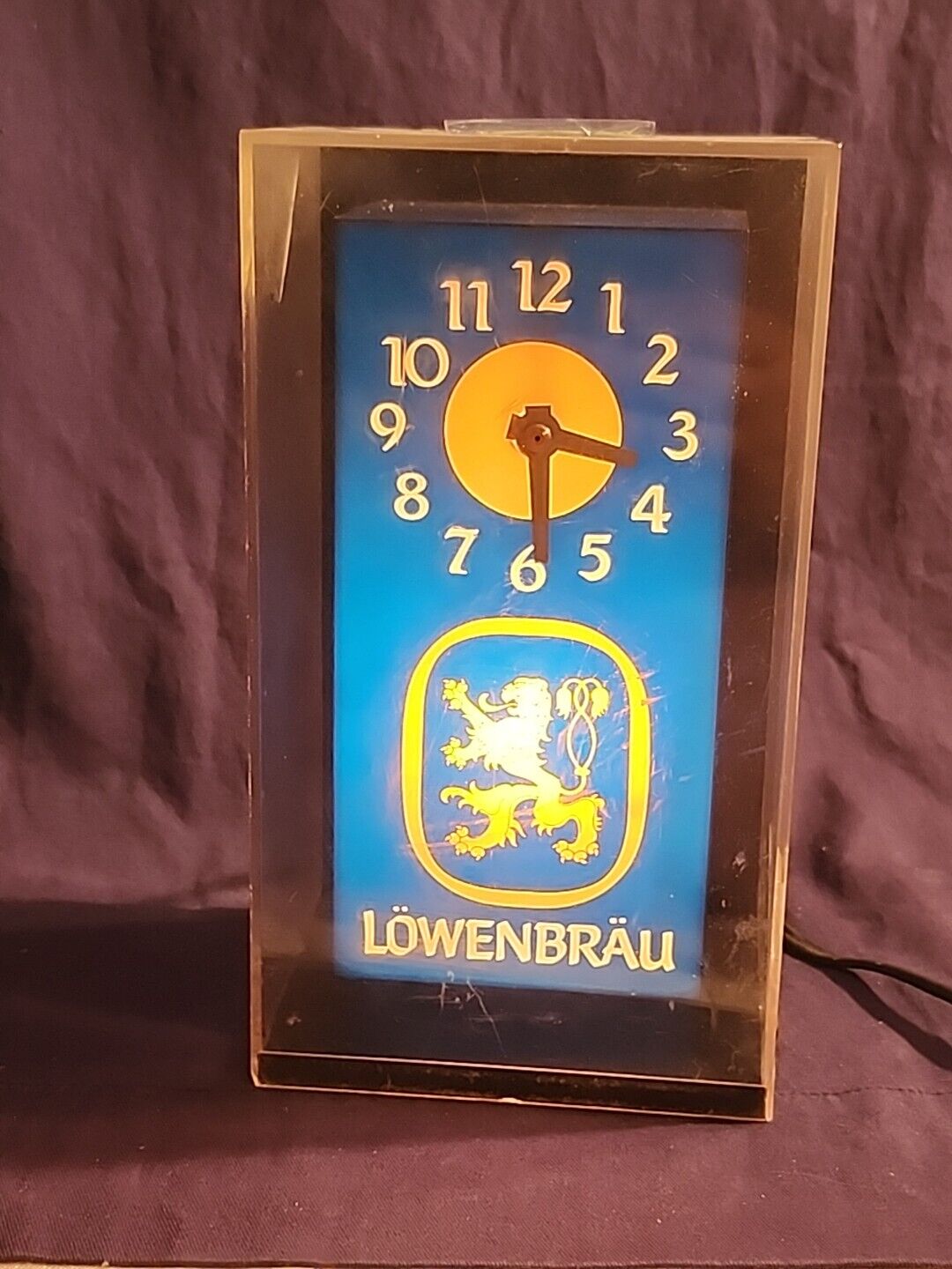 VINTAGE 1980's LOWENBRAU LIGHTED BAR BEER ADVERTISING CUBE CLOCK Needs Repair