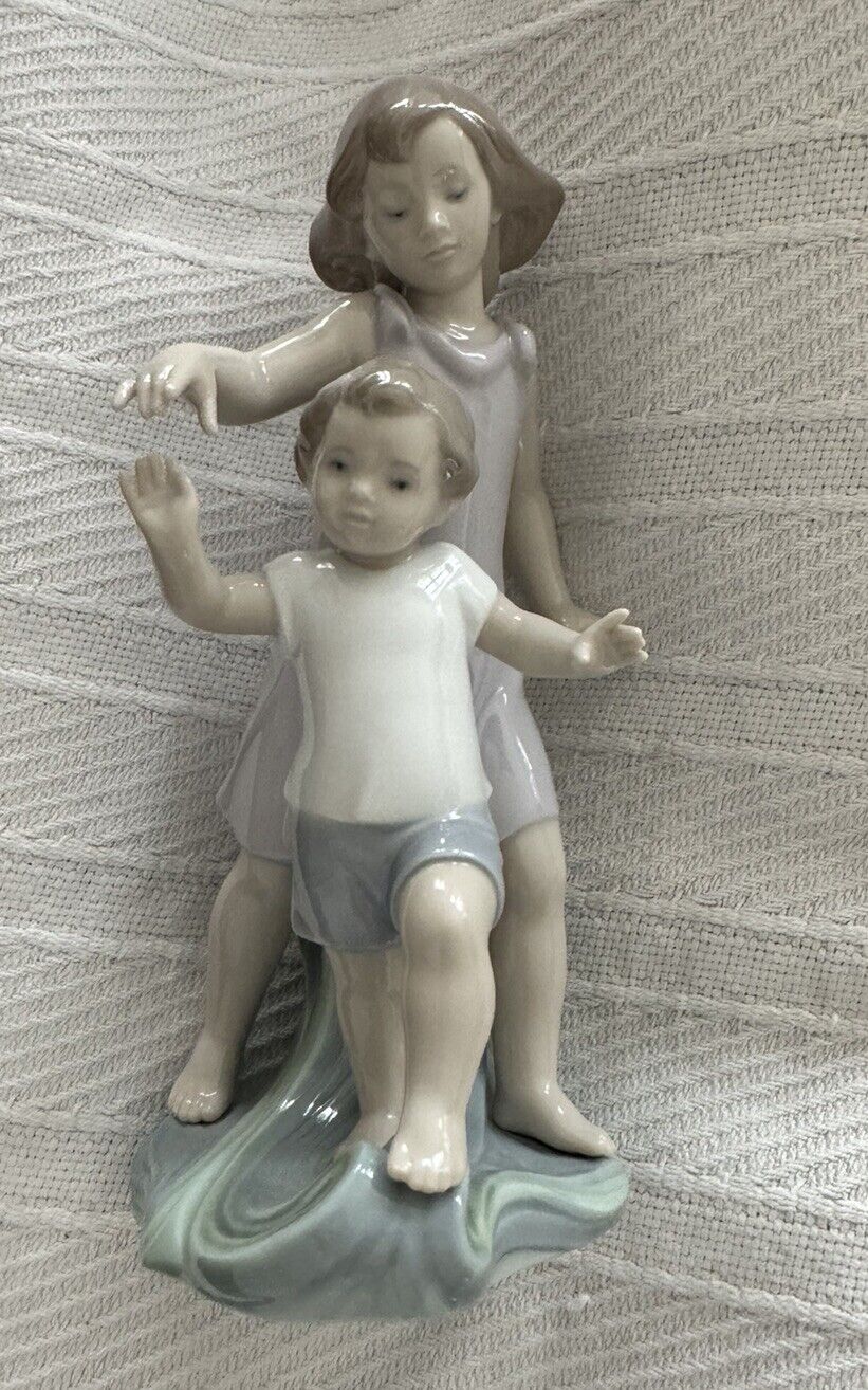 Lladro Let Me Help You, Big Sister Little Brother 