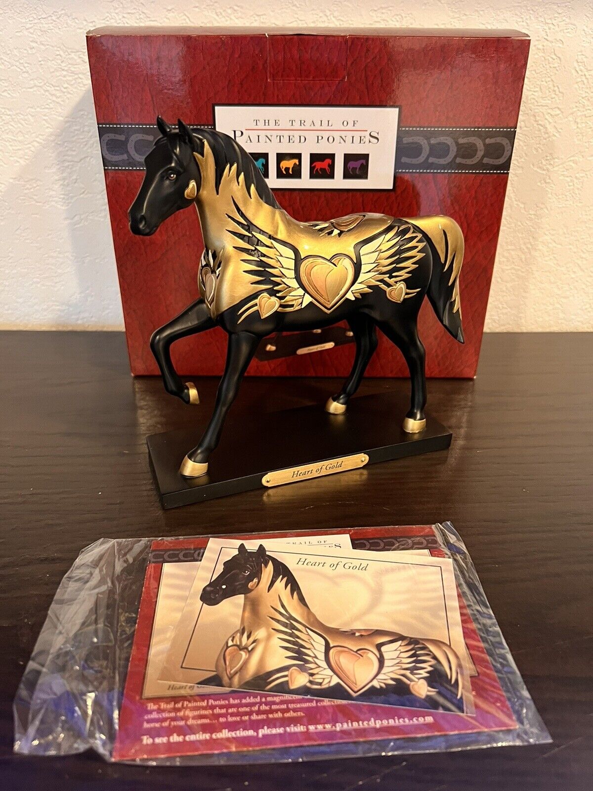 Trail Of Painted Ponies Heart Of Gold VERY RARE 1E/0001 BLUE RIBBON MIB