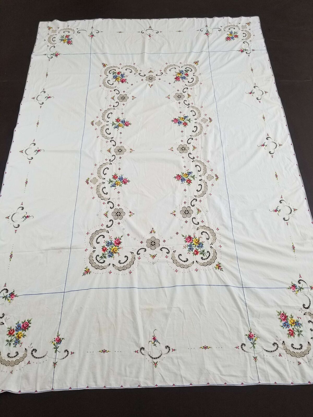 Vintage Hand Embroidered Tablecloth Exquisite Antique Linen 242x163cm