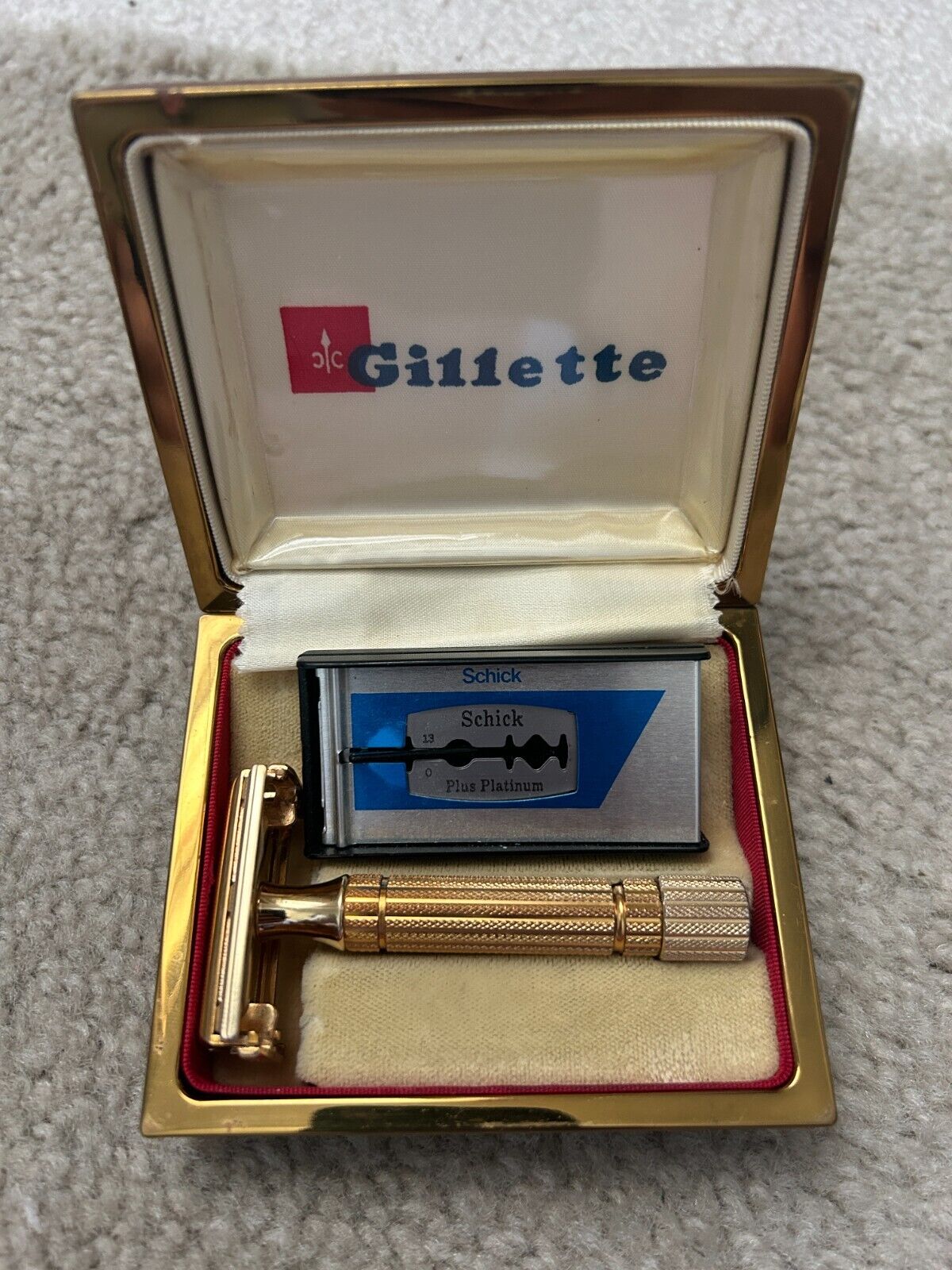 Vintage Gillette Gold Diplomat Razor w/Box Very Nice