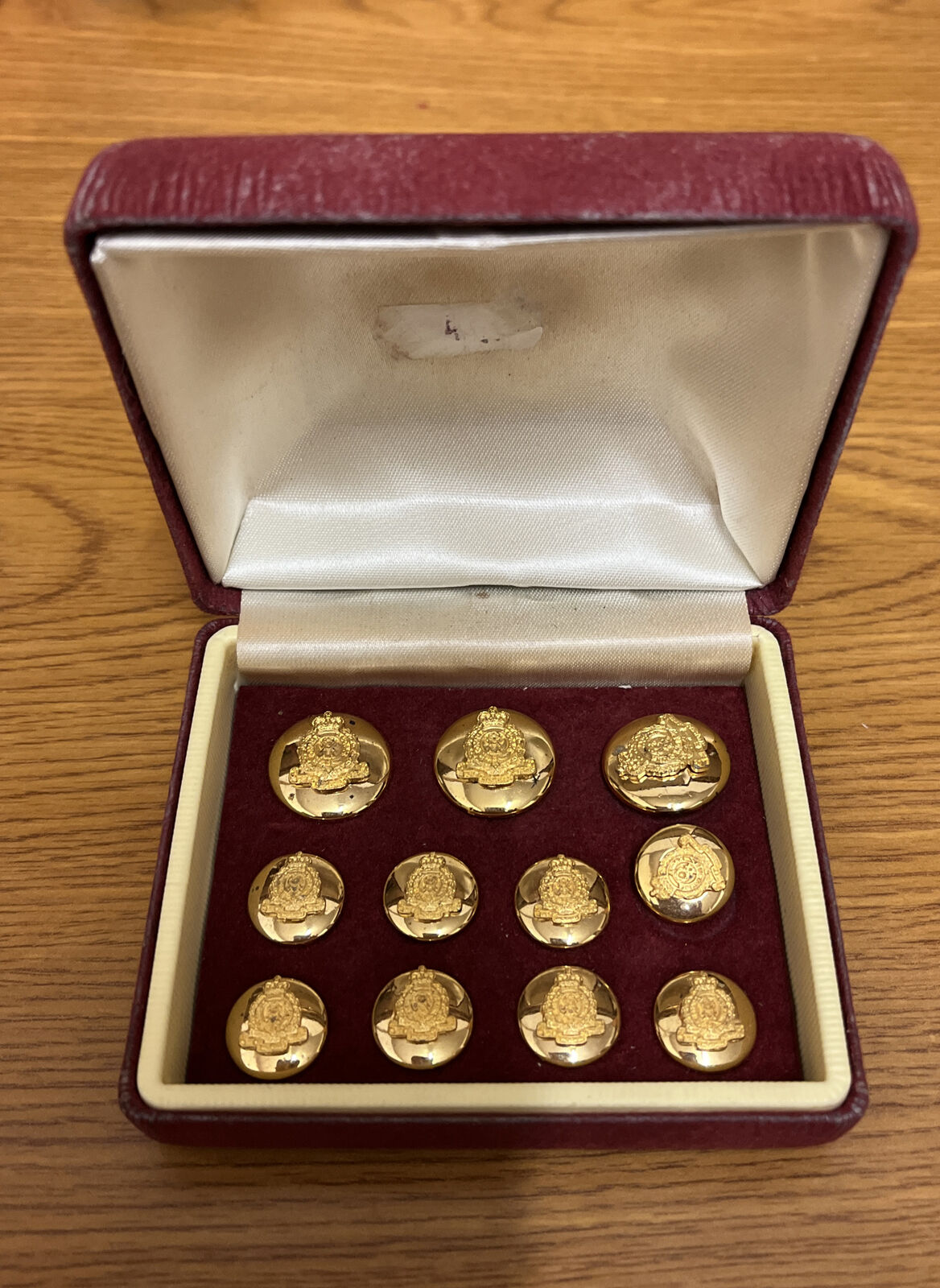 Button set of 11 Lancashire Fusiliers. Boxed. Matching.