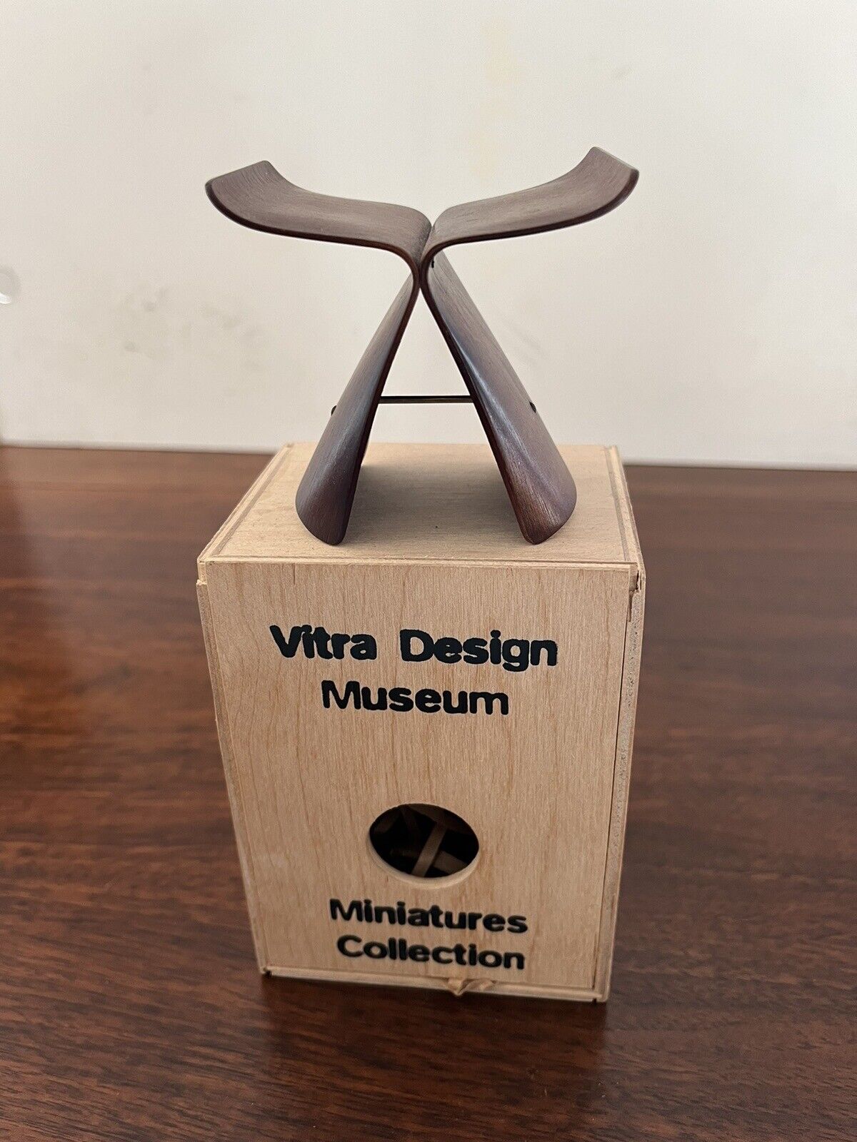 Miniature Vitra Museum - Butterfly Stool Sori Yanagi, 1954