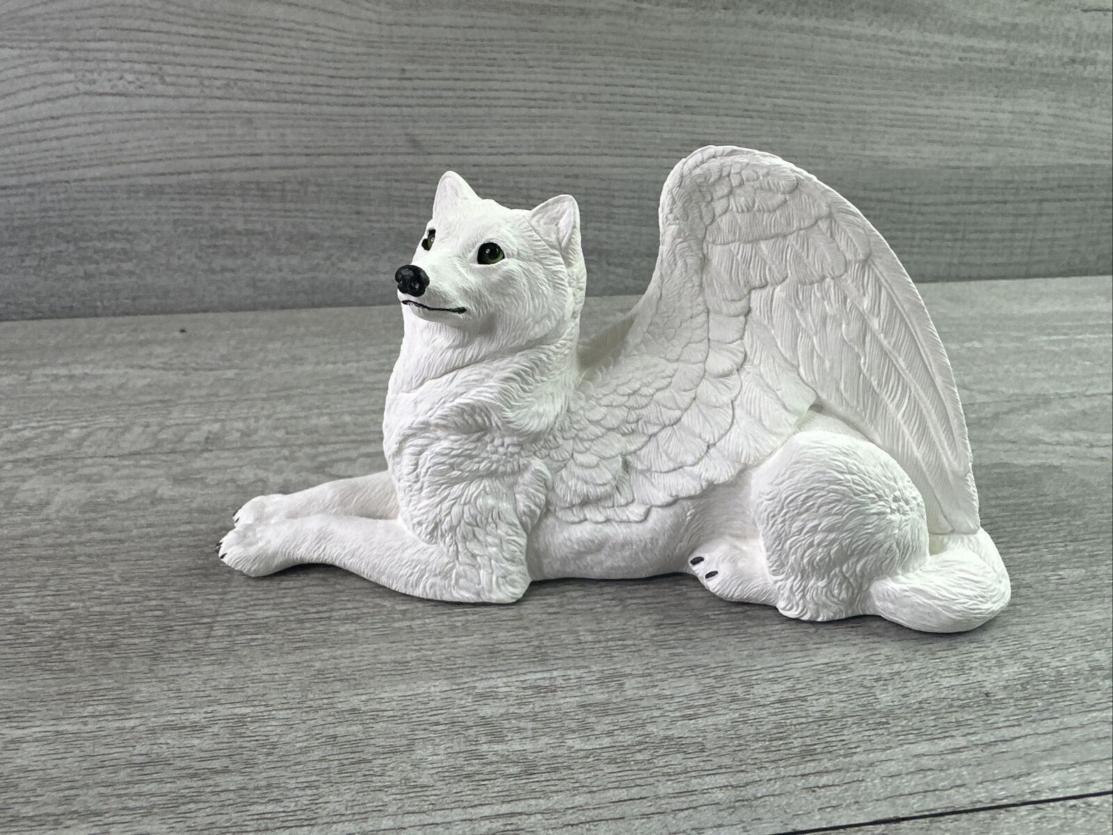Windstone Editions White Wolf w/Wings Laying Down Green Eyes N. Hollywood CA