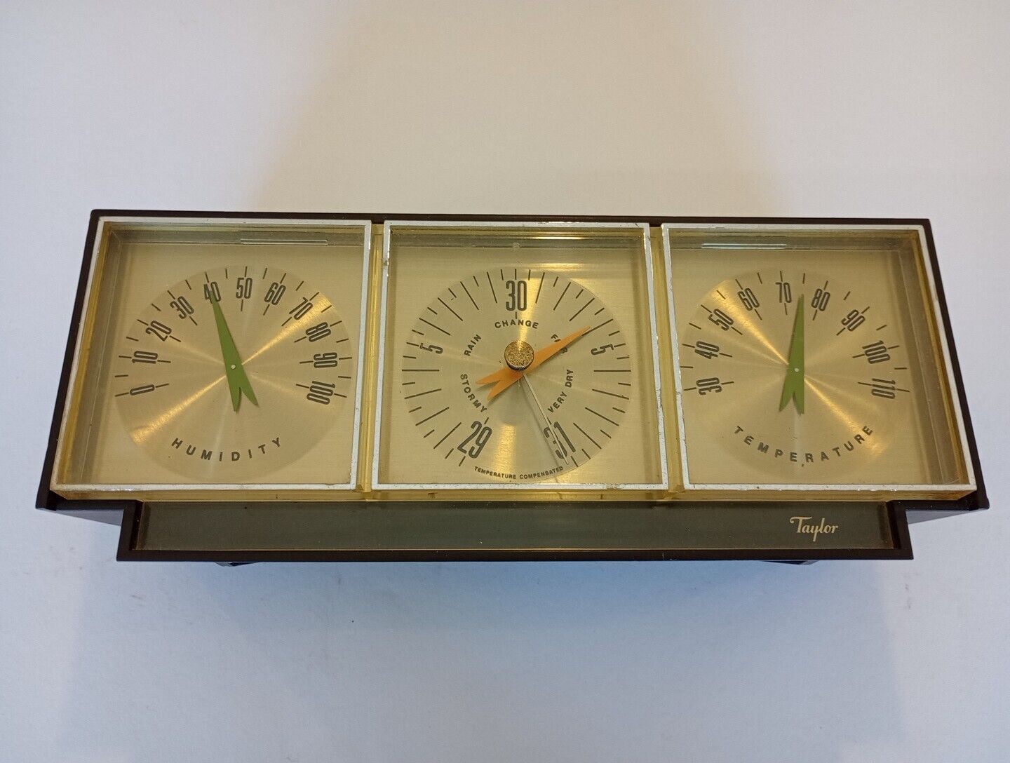 VINTAGE TAYLOR INSTRUMENT WEATHER STATION TEMPERATURE / HUMIDITY BAROMETER