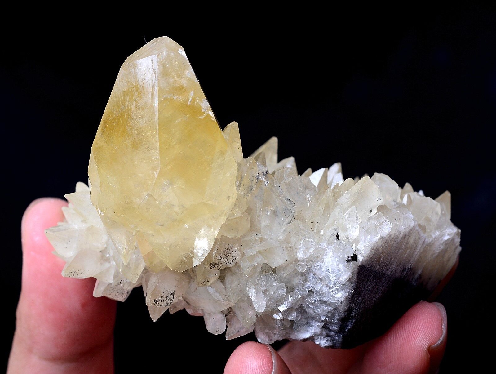 235gNatural Perfect Dipyramidal Yellow Calcite CLUSTER Mineral Specimen / China