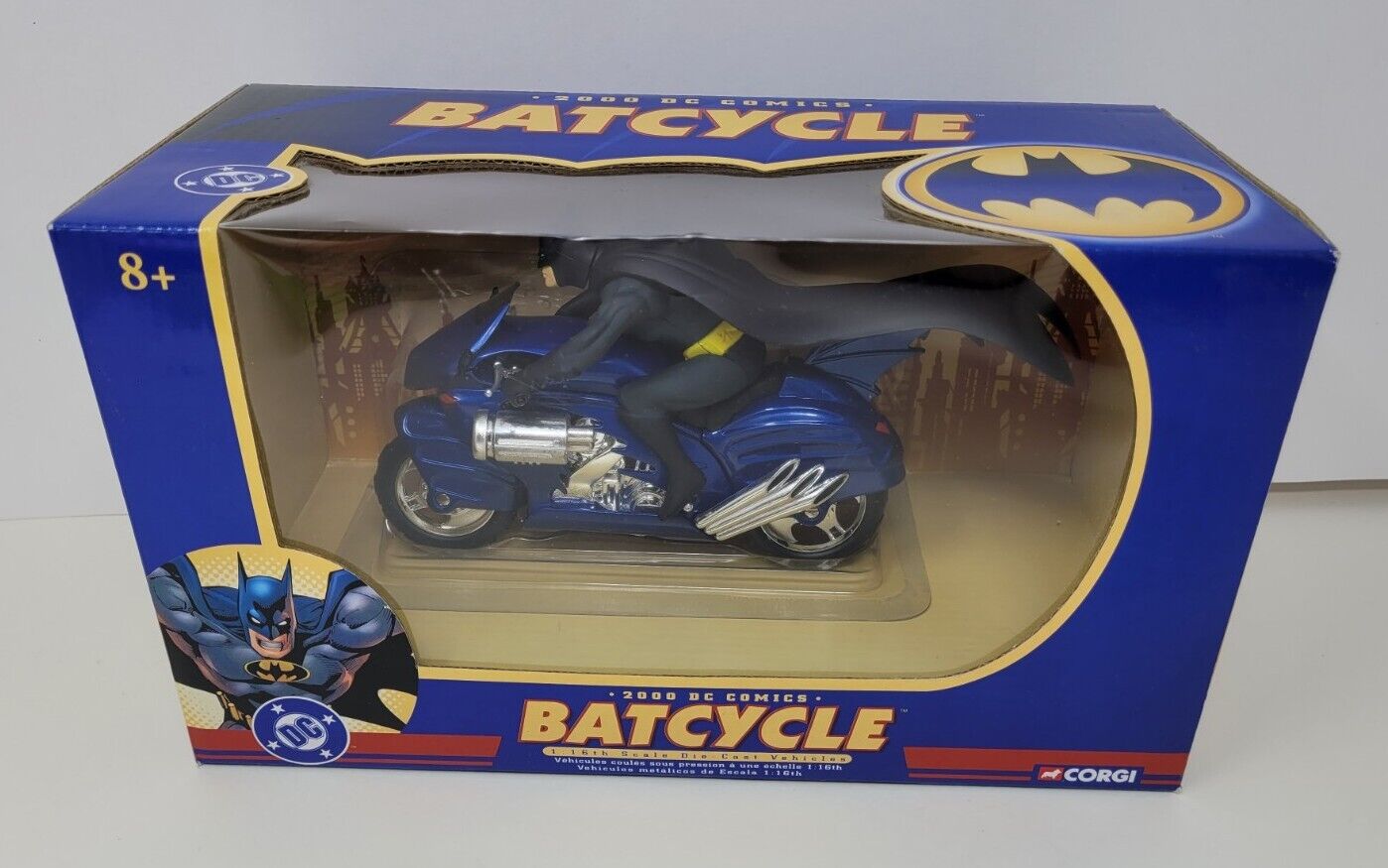 Batman Batcycle 2000 Corgi DC Comic Motorcycle 1: 16th Scale