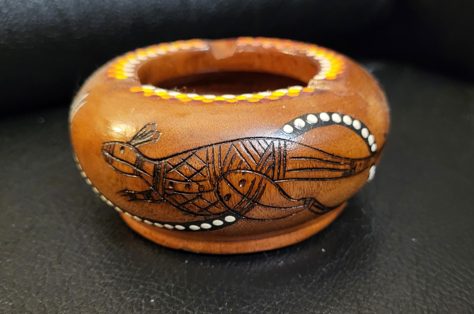 Vintage Australian souvenir wooden ashtray with kangaroo motif