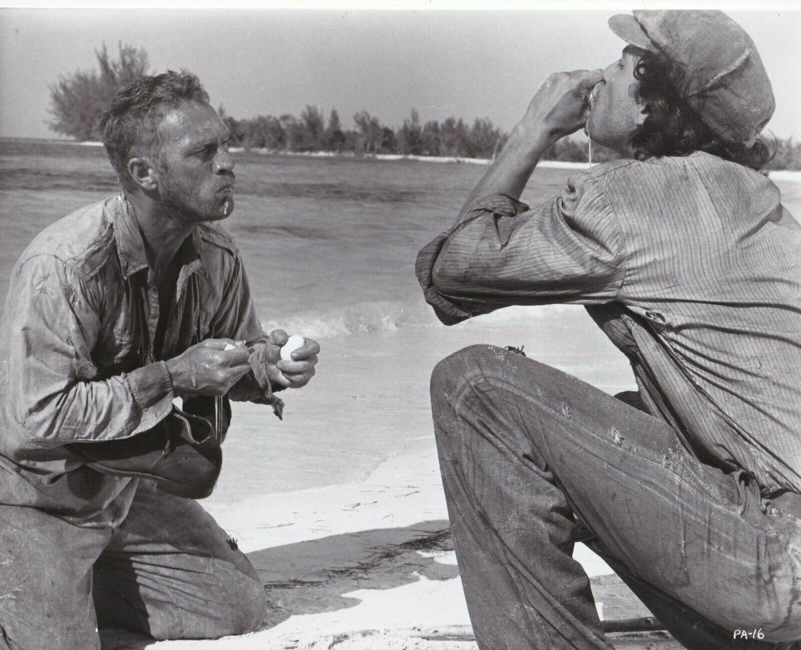 Steve McQueen and Gregory Sierra in Papillon 1973 ORIG PHOTO 367