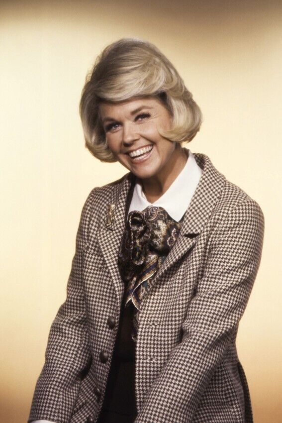 Doris Day in The Doris Day Show smiling pose in checkered jacket 8x10 inch Photo