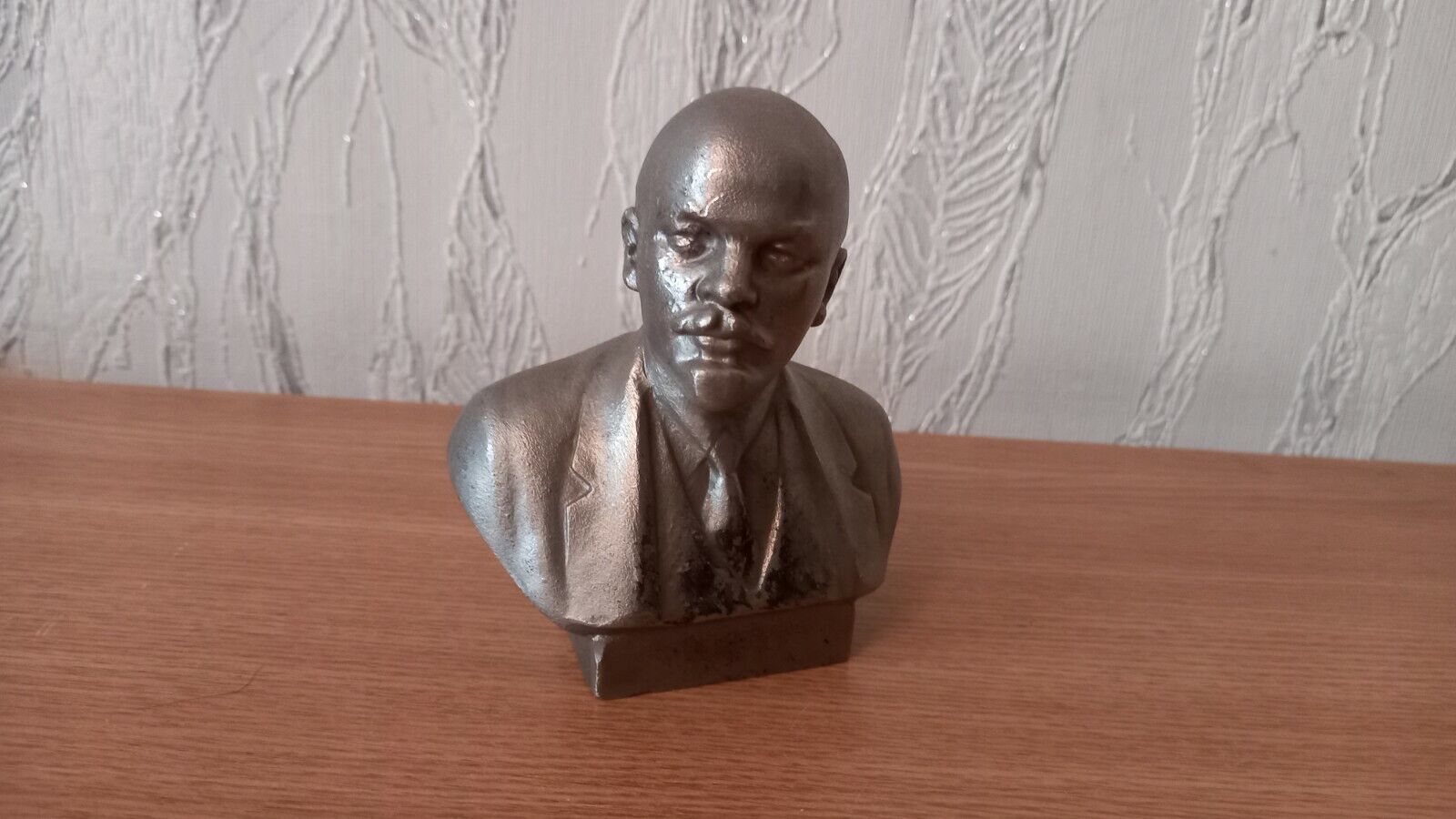 Vintage old bust Lenin USSR.