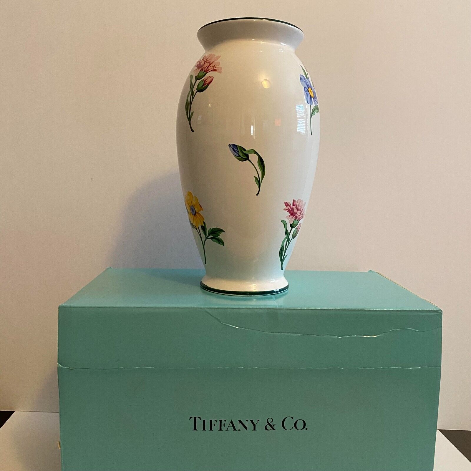Beautiful Tiffany Sintra Vase 10.5\