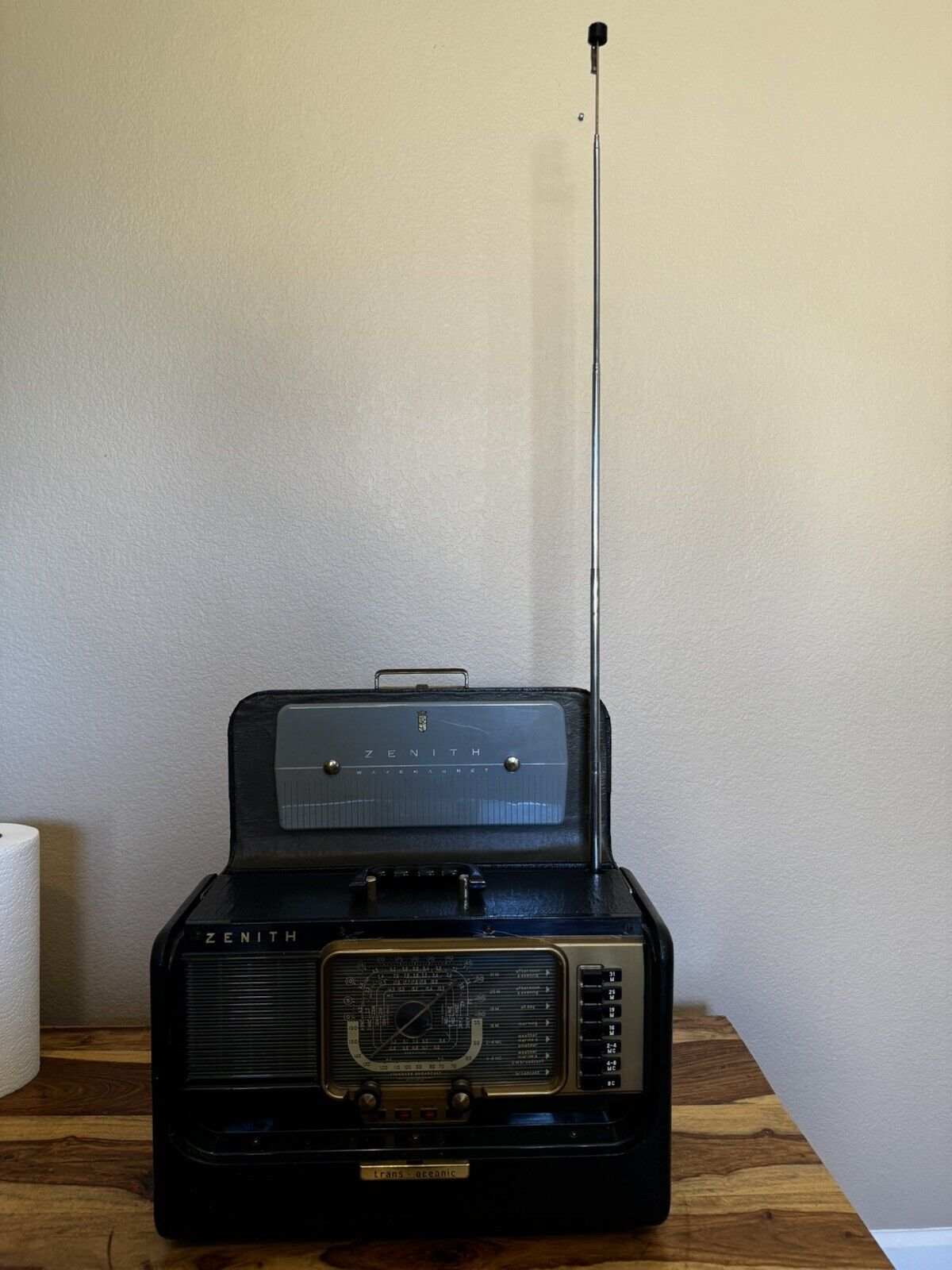 Vintage Zenith Trans Oceanic Model H500 Shortwave Radio W/ 2 Manuals