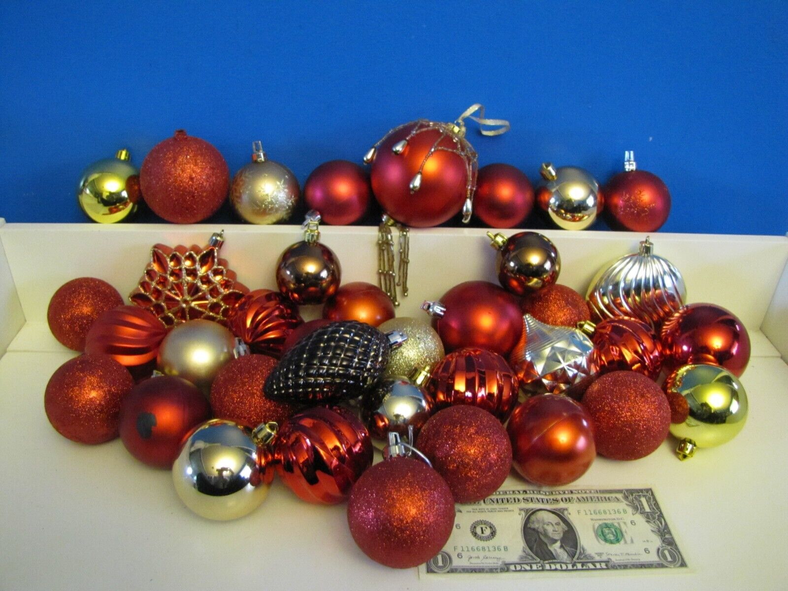 Bulk Mixed Lot 37pc Plastic Ball Christmas Tree Ornament Glitter Red Silver Gold