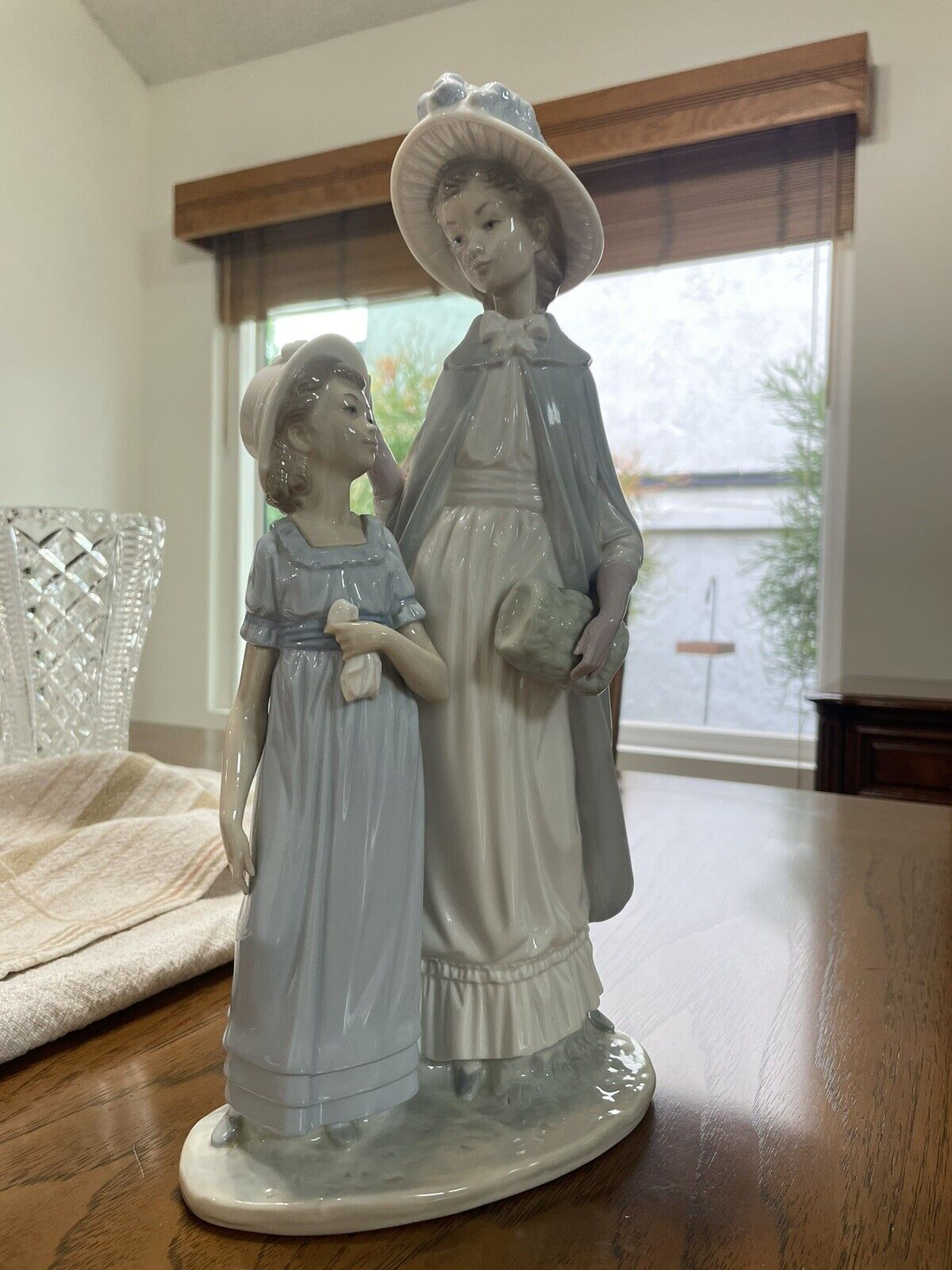 LLADRO NAO Statue Mother Daughter Girl 14.5 inches Tall RETIRED Figurine