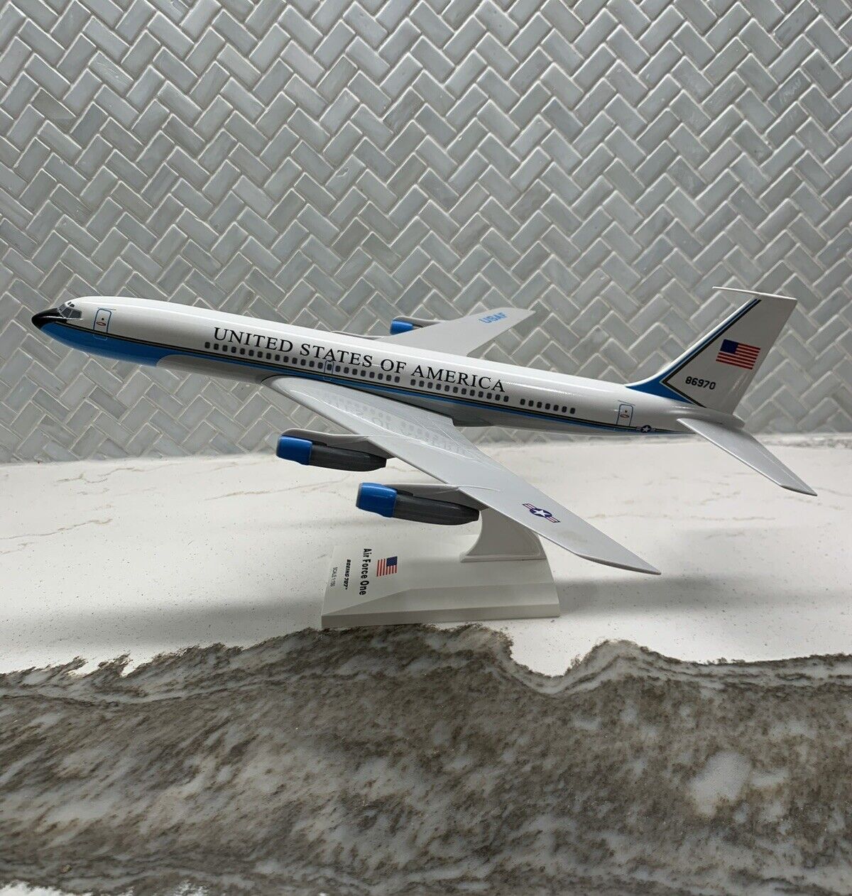 SkyMarks Air Force One Boeing 707 Airplane Model SKR312 1:150 Scale B707 - NM