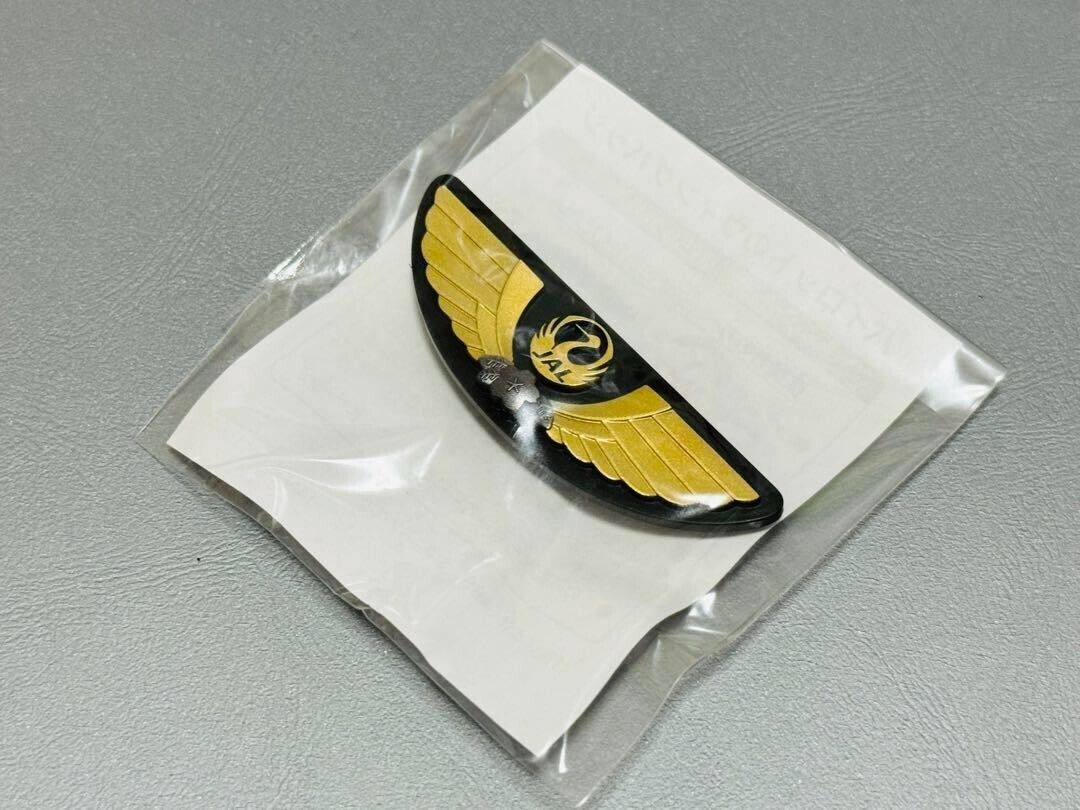 Hard To Obtain Item Jal/Japan Airlines Pilot'S Wing Badge Novelty New