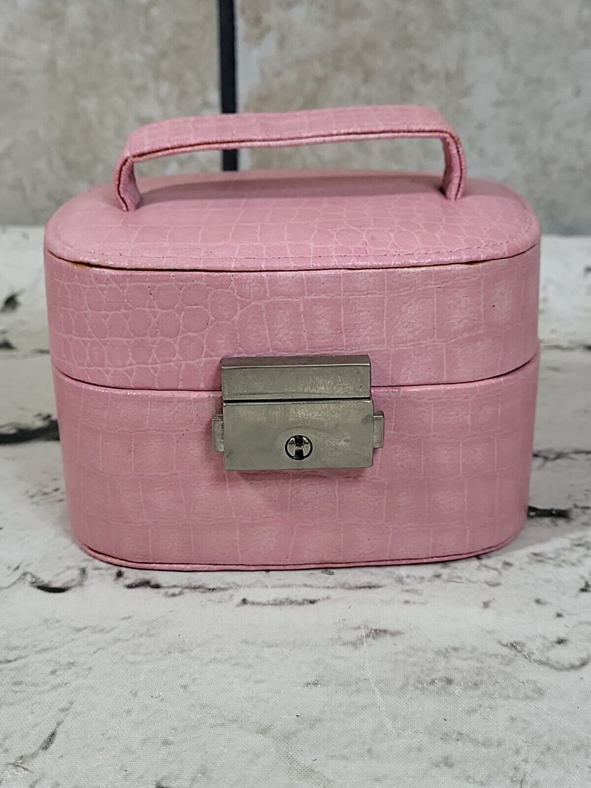 Travel Jewelry Box Pink Faux Alligator Skin Wrapped W/ Mirror And Handle No Key
