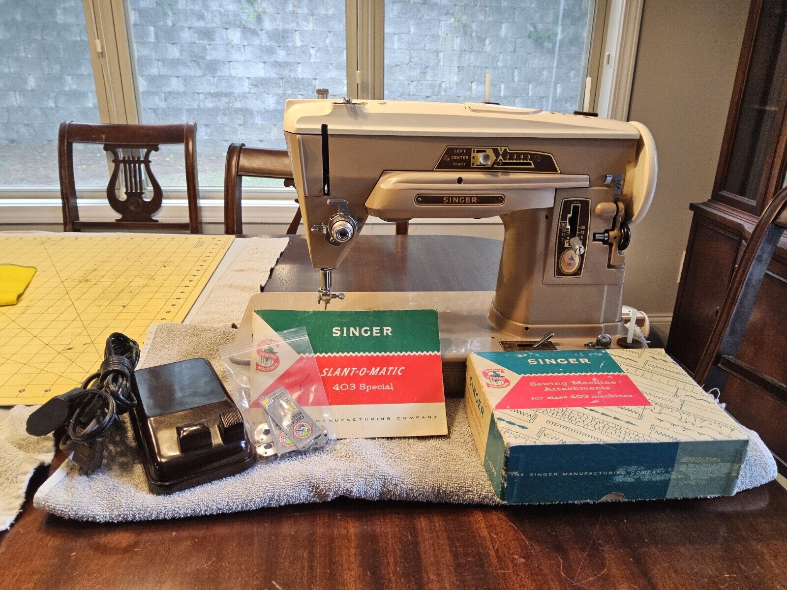 Singer 403a sewing machine cleaned and serviced good cond SN NB911905 W/access