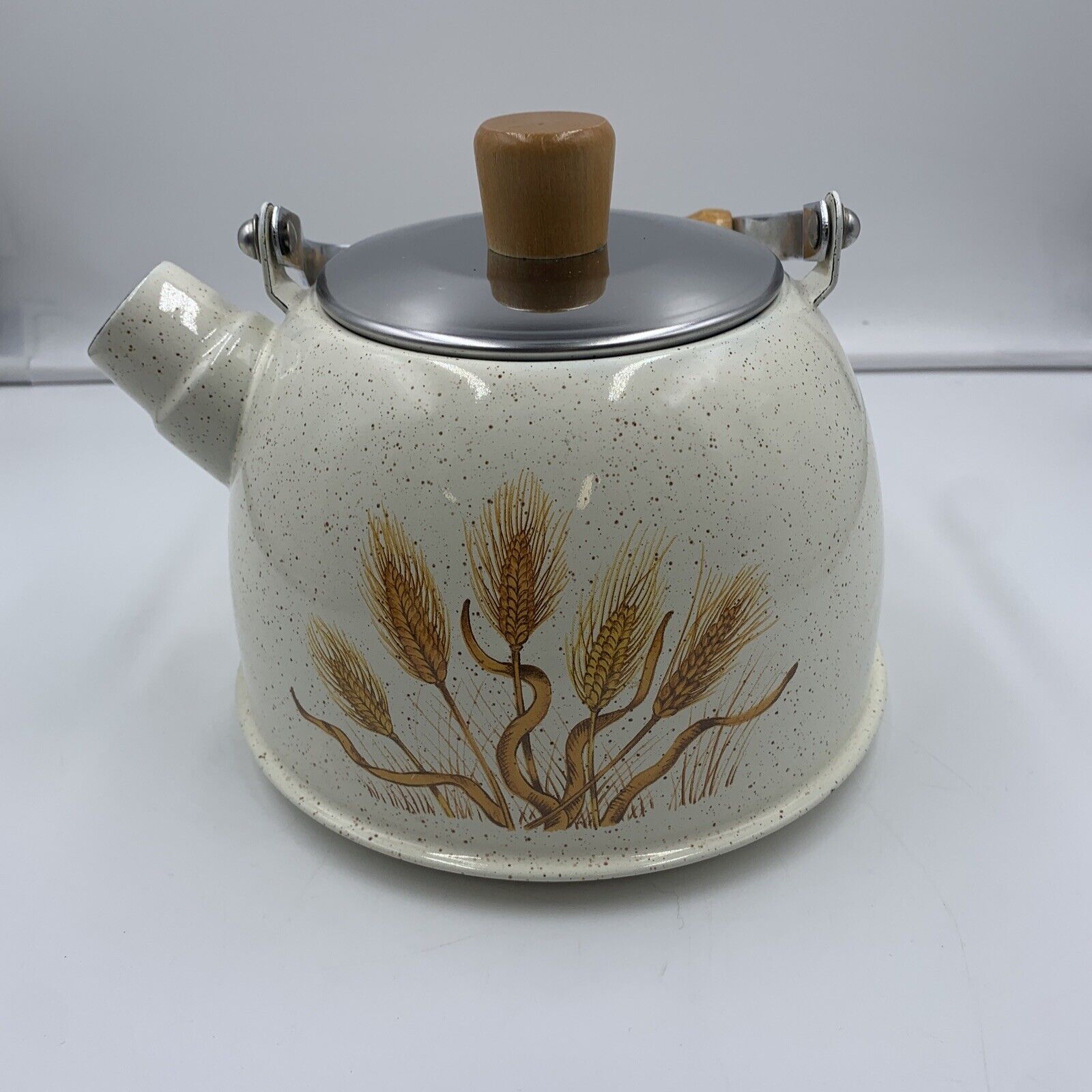 Vintage 8”  Himark Gourmet Kitchen Tea Kettle Rare Wheat Pattern
